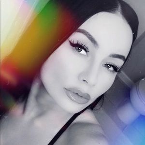 Meet your Posher, Adina